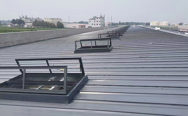 某中学室内体育馆古浪排烟窗改造项目